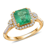 Doorbuster Certified and Appraised Iliana 18K Yellow Gold AAA Boyaca Colombian Emerald, Diamond (SI) (0.33 cts) Ring (Size 10.5) 2.00 ctw